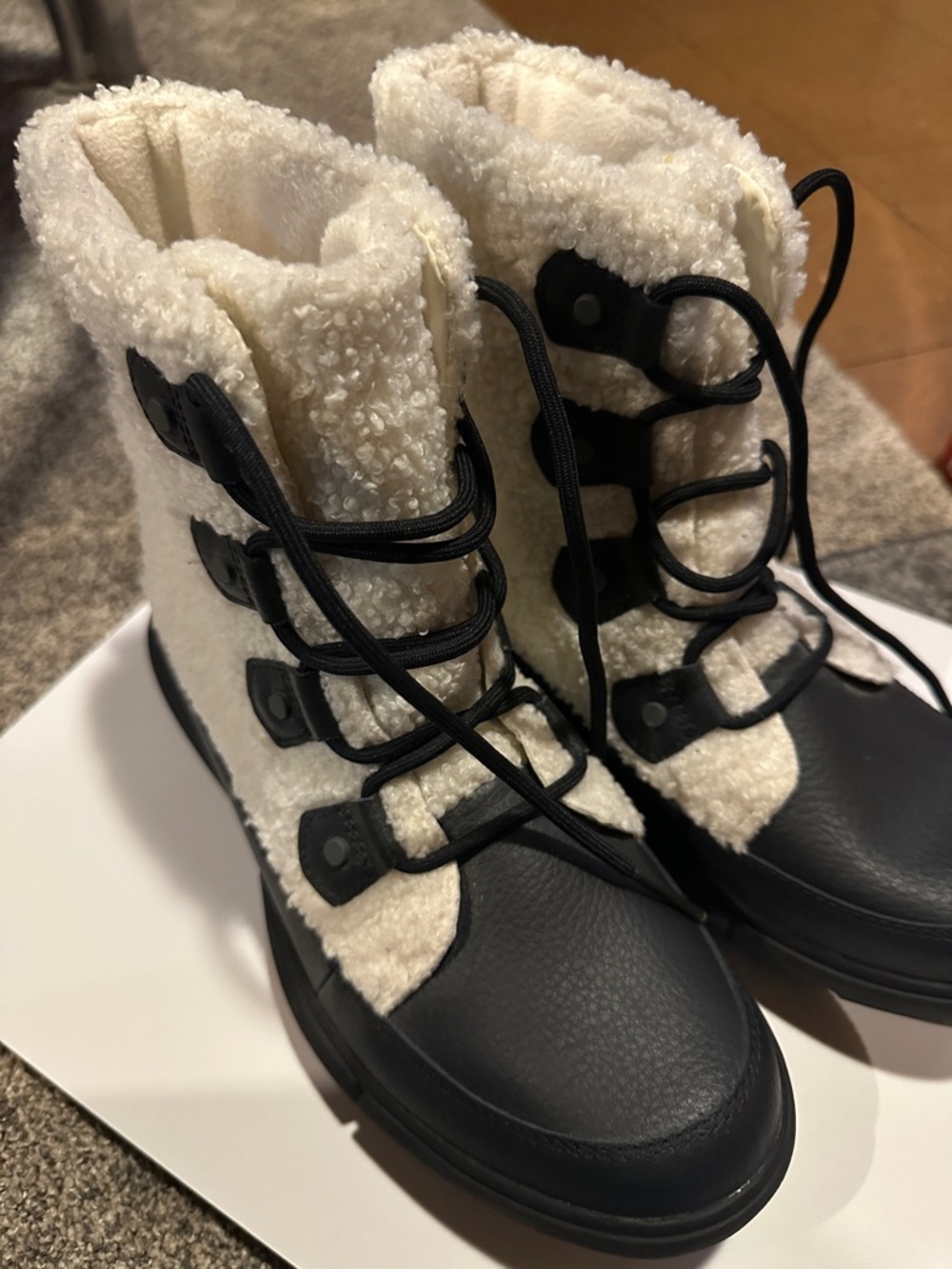 Sorel Black & Cream Faux Shearling Lace-Up Winter Boots New
